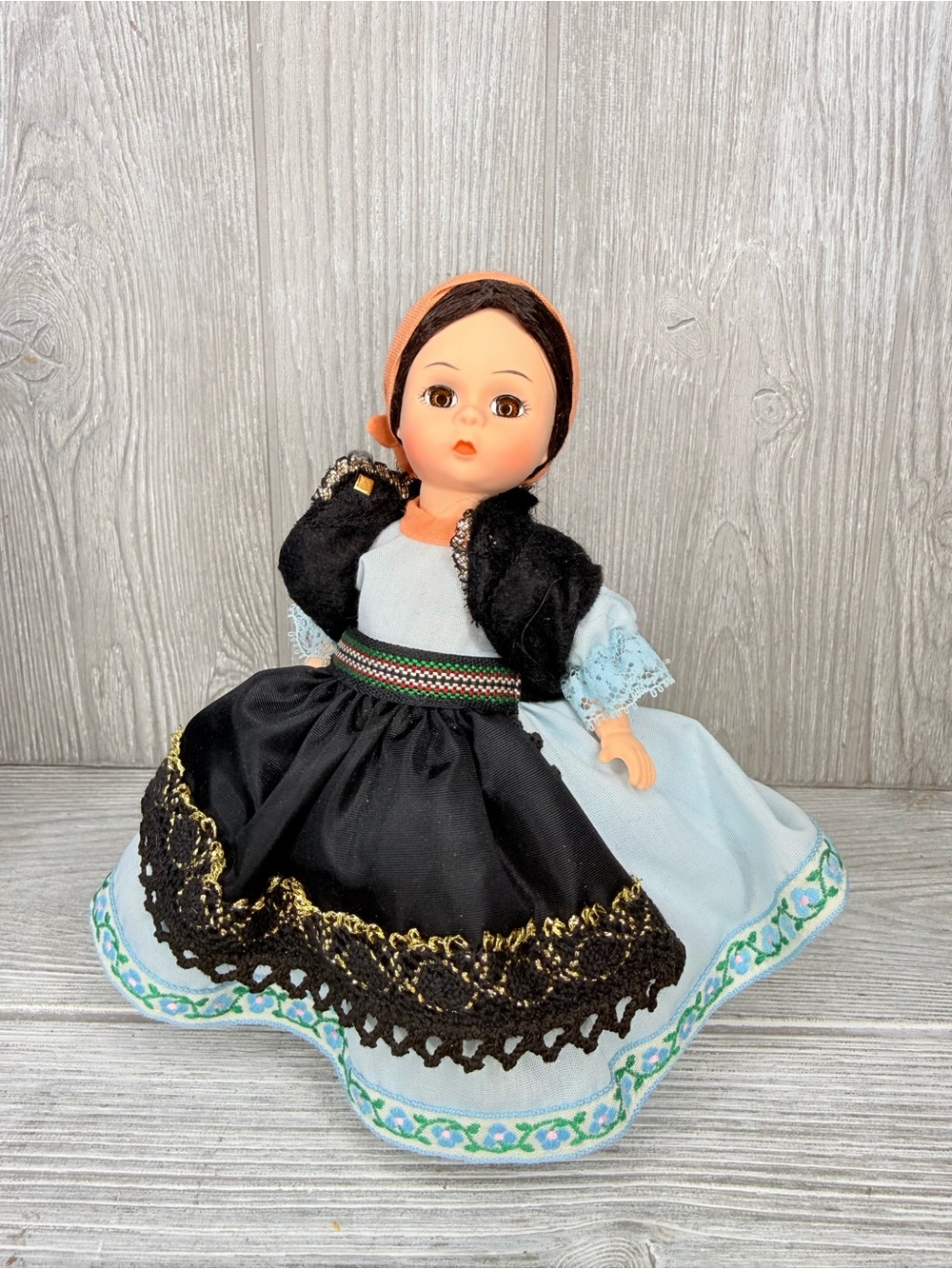 Vintage Madame Alexander International Doll Collection Rumania 538 figure doll